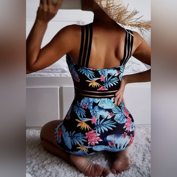 NWOT FLORAL ATHLETIC ONE Piece STRETCH SWIMSUIT CONTRAST MESH BATHING SUIT - Picture 2 of 13